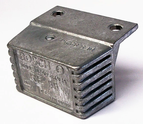 Bosch RE55 Genuine External Voltage Regulator suits early Ford Holden Chrysler - Image 2