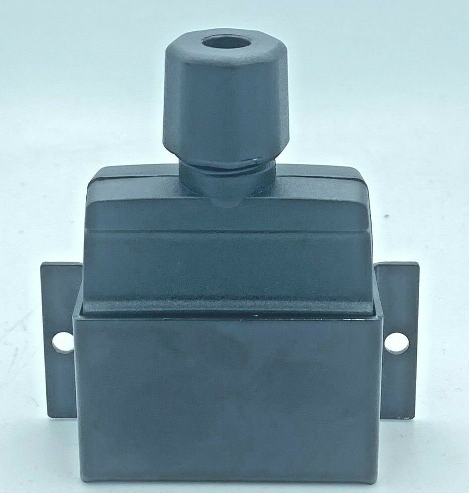 Ark Trailer 7 Pin Flat Trailer Plug Holder Bolton DrawBar inc Mounting