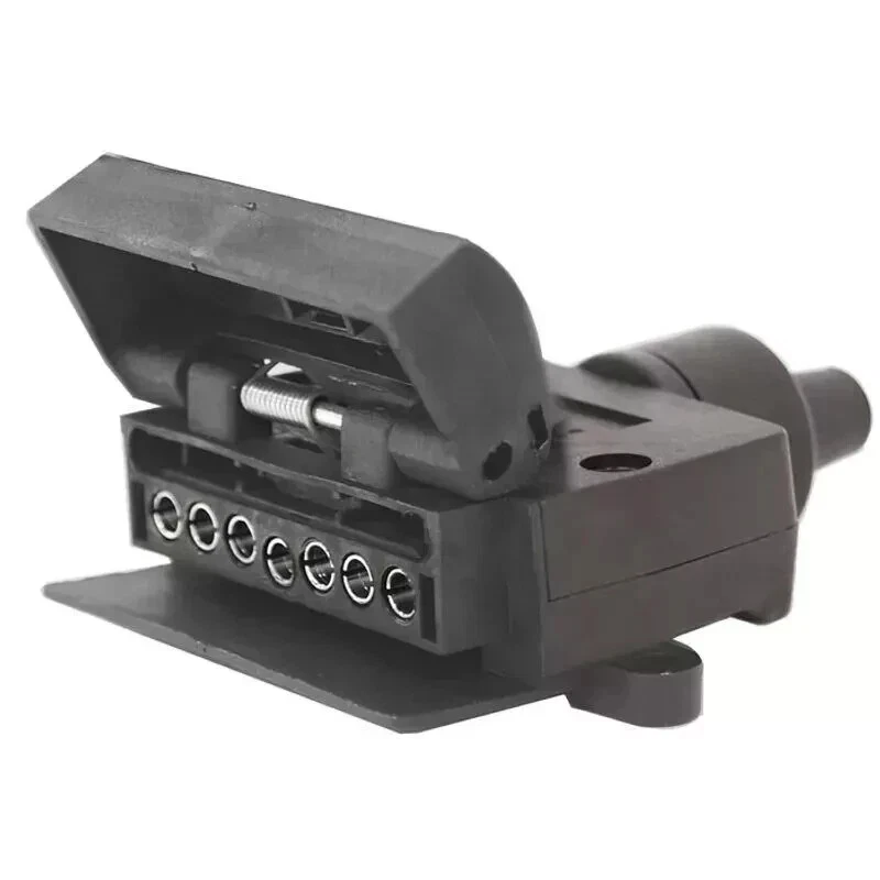 Trailer Plug Adaptor 7 Pin Round Large Plug to 7 Pin Flat Socket 1.5m Long - Image 3